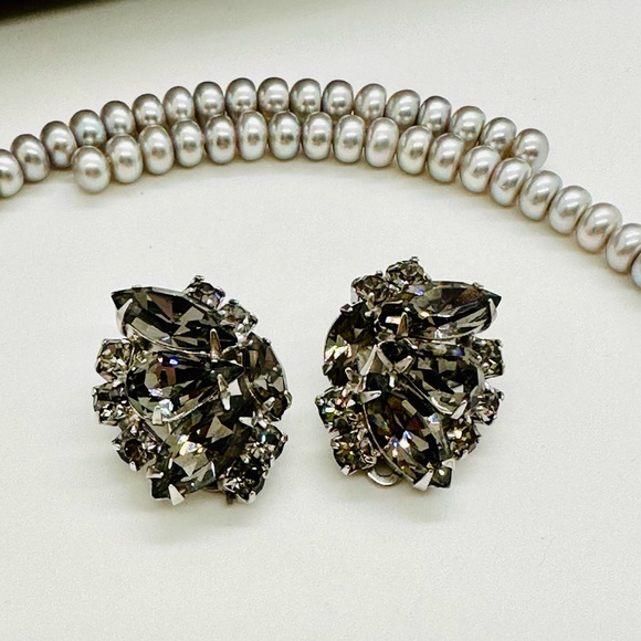 🔥Vintage Pearl Choker Necklace & Rhinestone Clip Earrings - Picture 7 of 16